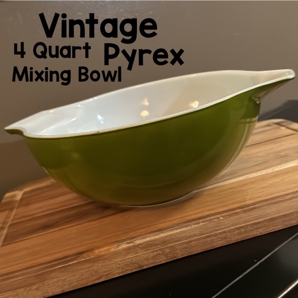 Gorgeous Avocado Green Pyrex Cinderella  Mixing Bowl-4 Quart-#444-Vintage